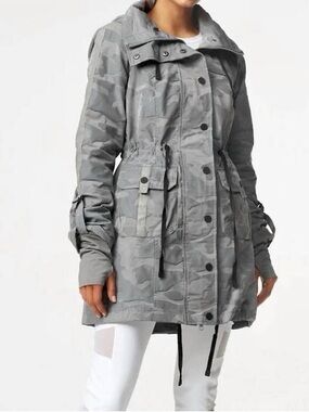 Anthropologie Blanc Noir Sharkskin Camo Anorak Parka Sz M